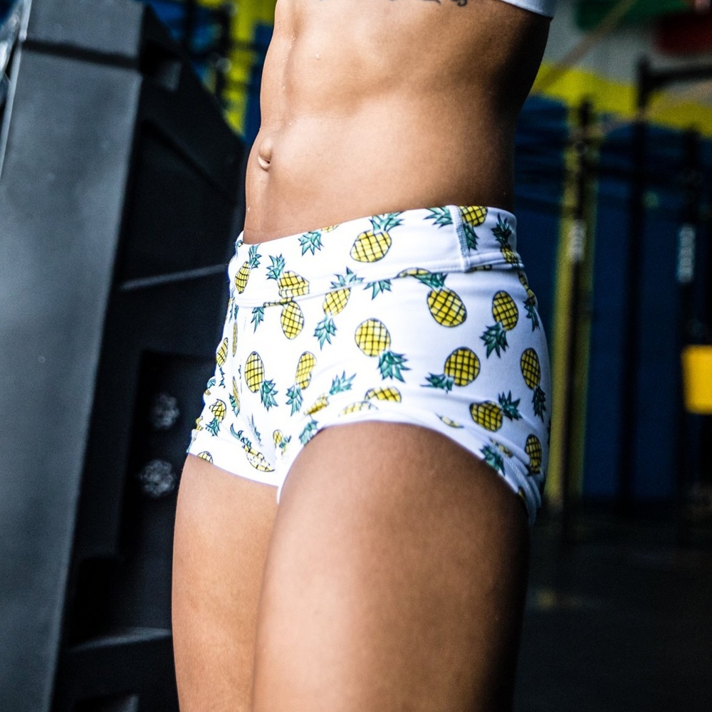 PINEAPPLE EXPRESS BOOTY SHORTS - Medium